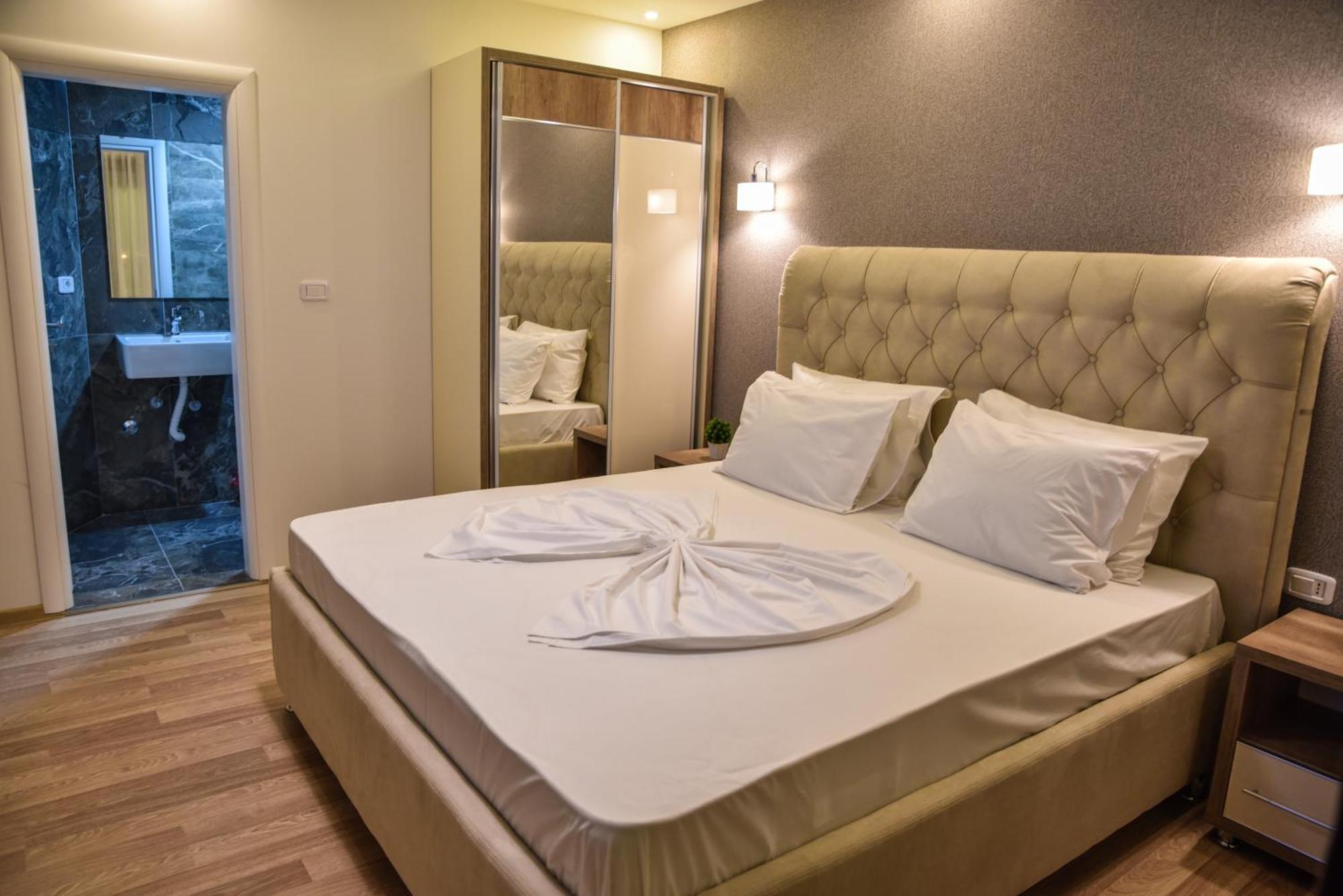 Hotel Evropa Ulcinj Exteriör bild