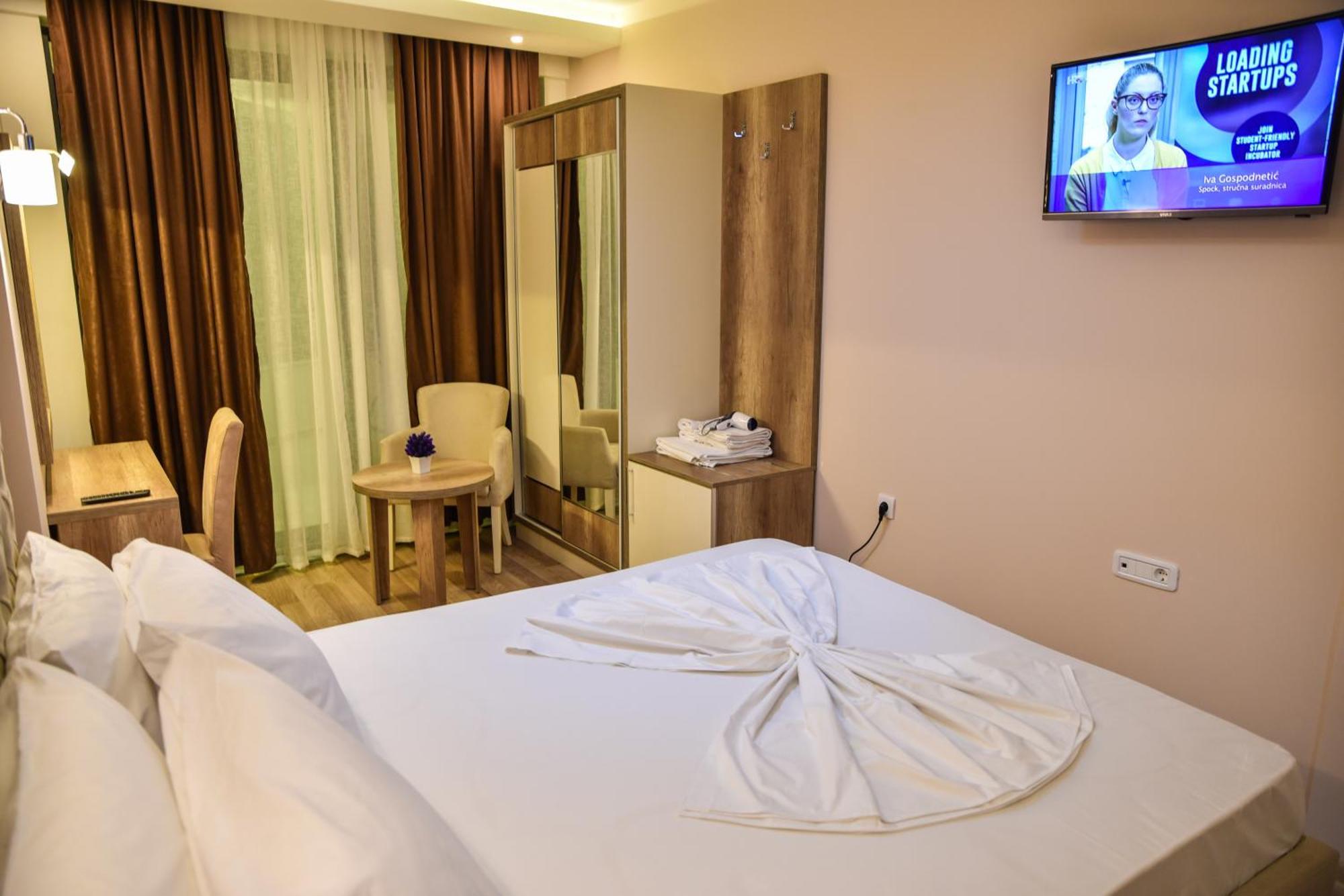 Hotel Evropa Ulcinj Rum bild