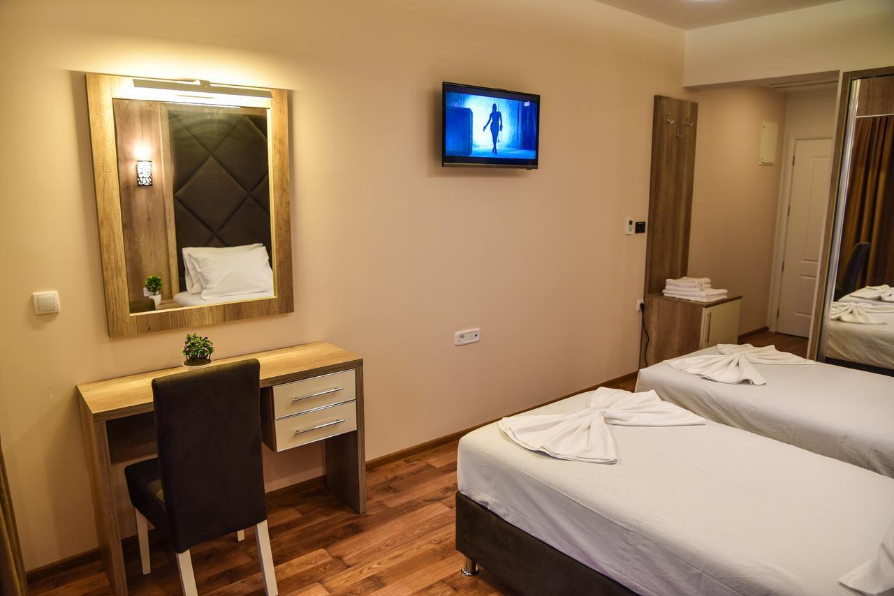 Hotel Evropa Ulcinj Exteriör bild